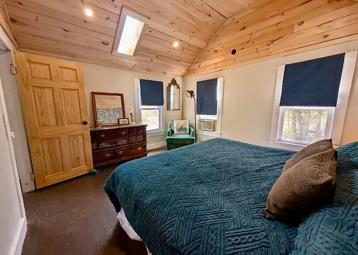 Charming 120-Year-Old Farmhouse By The Creek.