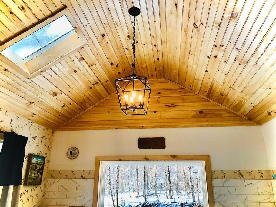 Charming 120-year-old By The Creek. Hébergement de vacances Starlight