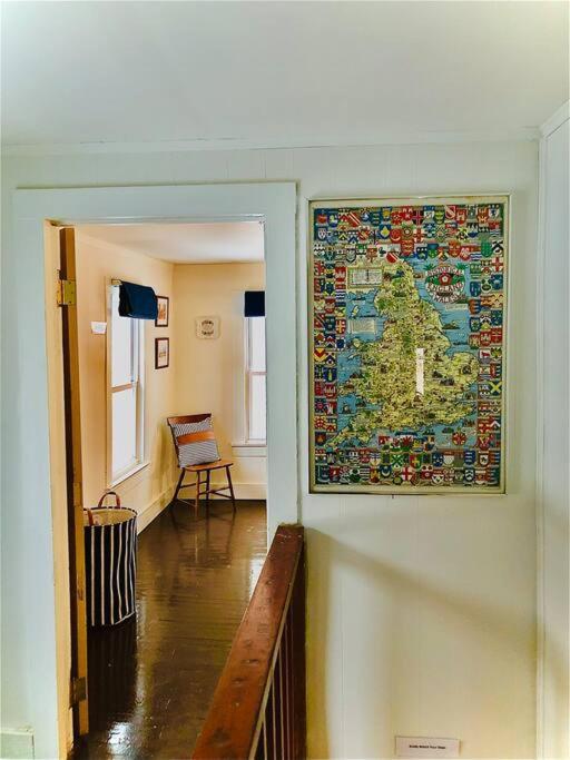 Charming 120-year-old By The Creek. Holiday home