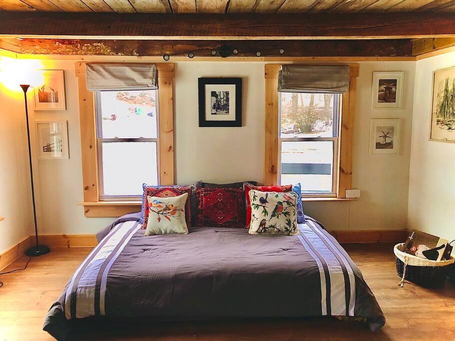 Holiday home Charming 120-year-old By The Creek. *